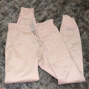 Aerie Leggings size small. play collection. Baby pink